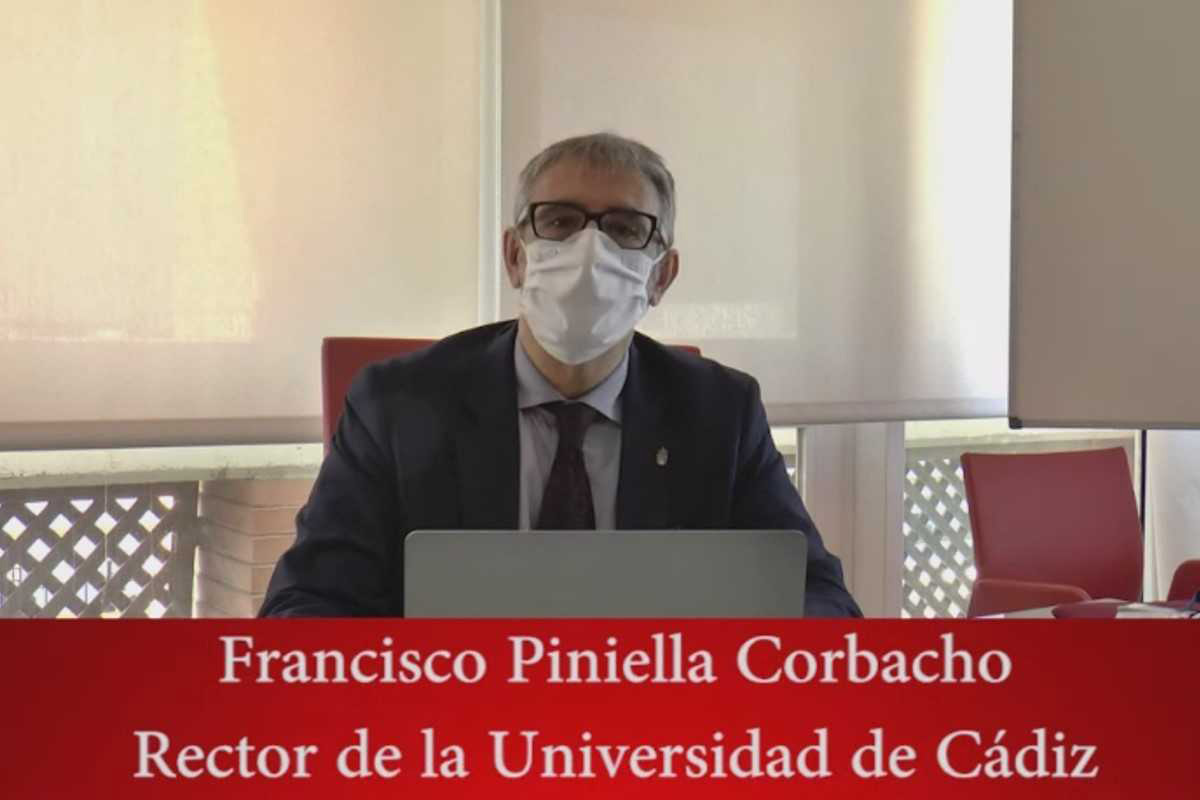 El rector de la Universidad de Cádiz, Francisco Piniella CORBACHO saludó a los participantes
