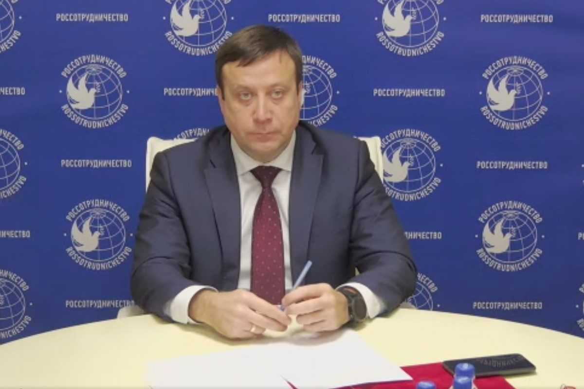 En nombre de Rossotrudnichestvo, el jefe adjunto Pavel SHEVTSOV pronunció una palabra de bienvenida