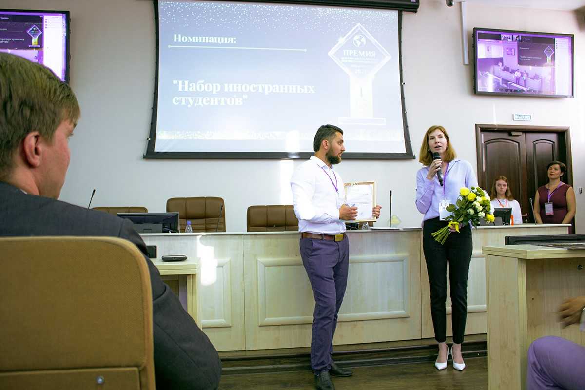Maria BOCHAROVA, la directora del centro de reclutamiento internacional y comunicaciones dijo que ganar la nominación es una motivación para avanzar hacia nuevos logros